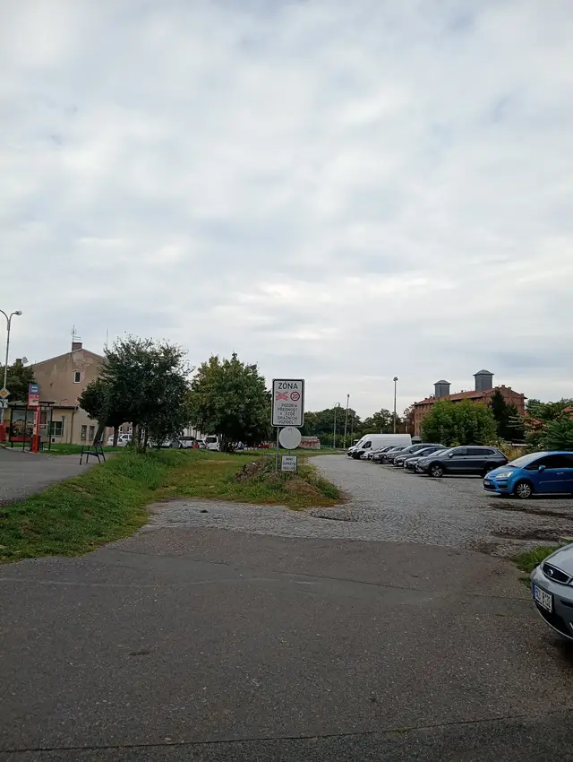 Pozemky v majetku města – záchytné parkoviště pro turistické busy a auta, vstup do historického jádra.