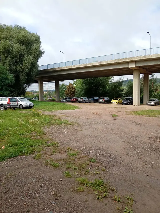 Prostor pro parkoviště – investice developera do městského parkování.